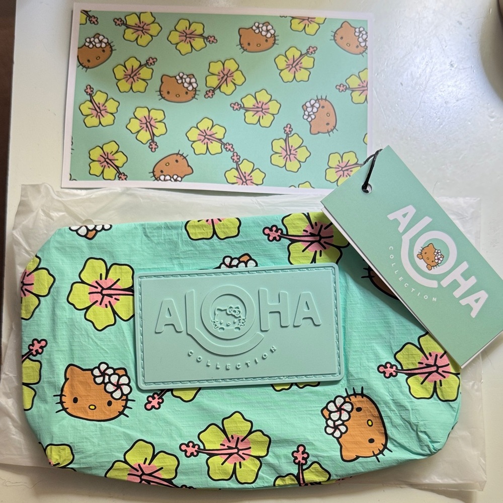 ALOHA Collection Hello Kitty DFS Mini Pouch